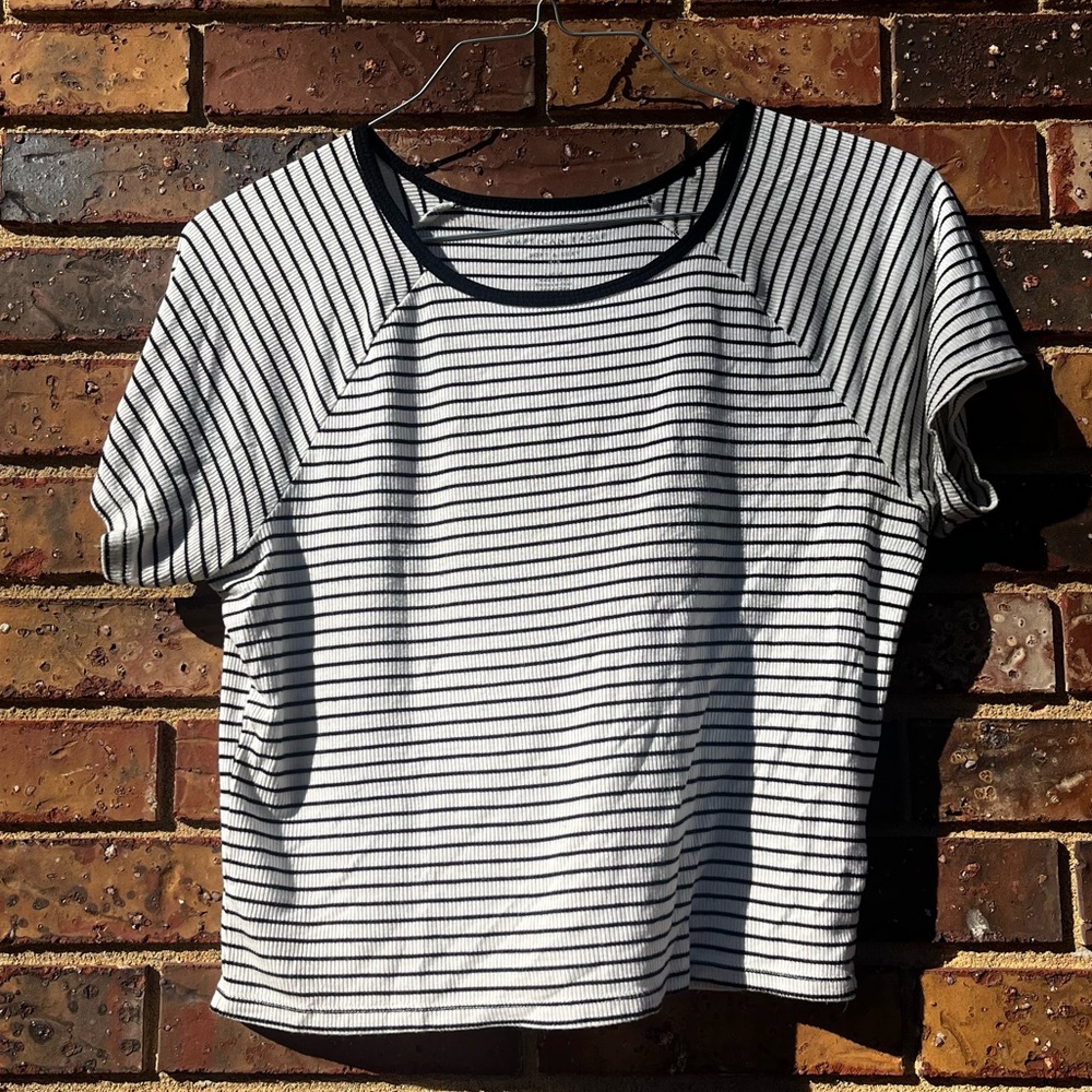 AMERICAN EAGLE Striped Tee